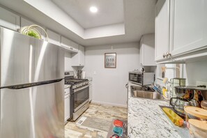 Fridge, microwave, stovetop, dishwasher - Pet-Friendly Retreat w/ Yard, 12 Mi to Dtwn Tulsa (Tulsa)