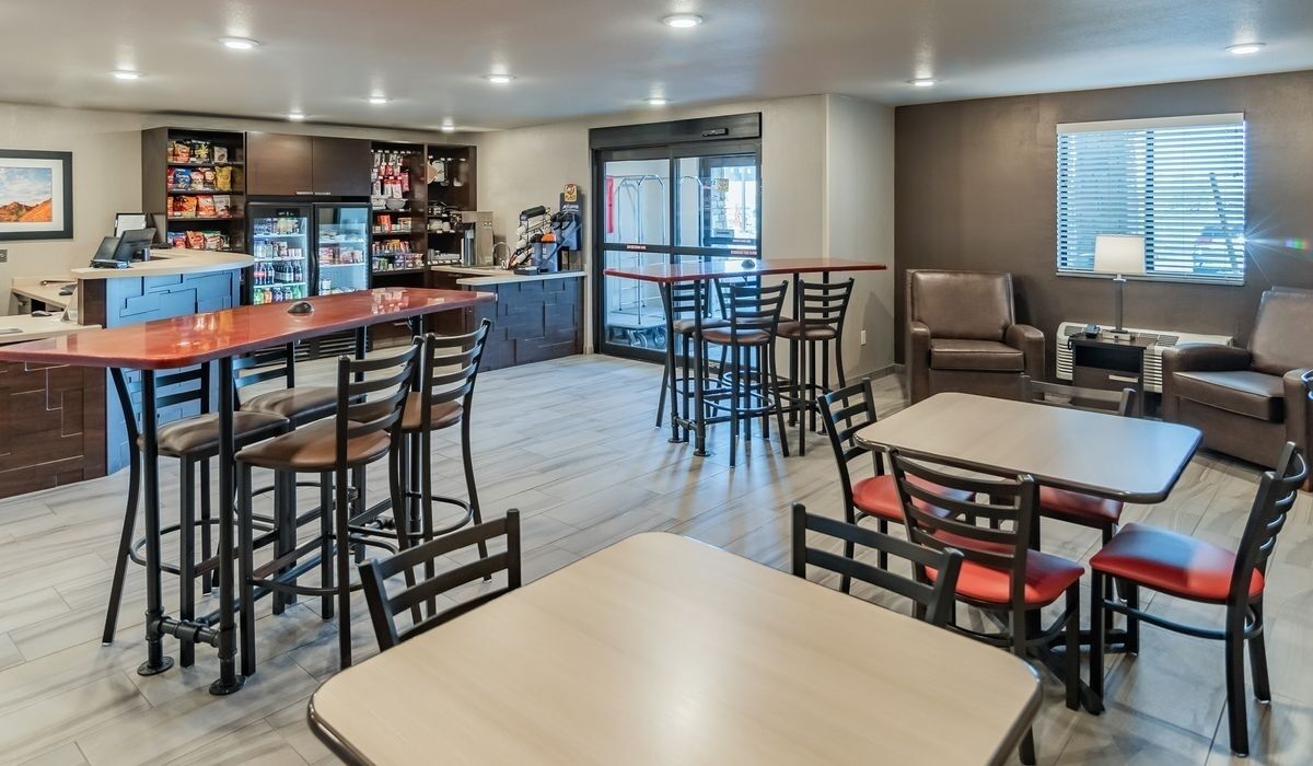 Settle into this airy lounge for coffee and conversation.