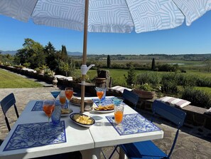 Outdoor dining - Villa in Torre with 3 bedrooms sleeps 8 (Torre)
