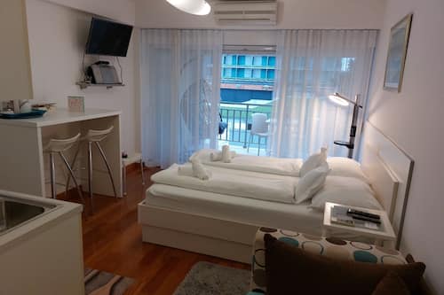 Studio (Studio Apartment With Balcony (Studio)