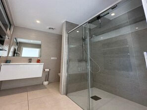Shower, hair dryer - Beautiful Villa Martin AV-88 (Roses)