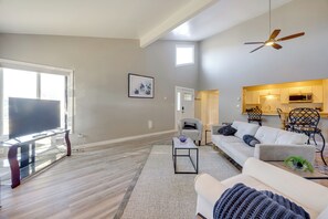 Televisie en een open haard