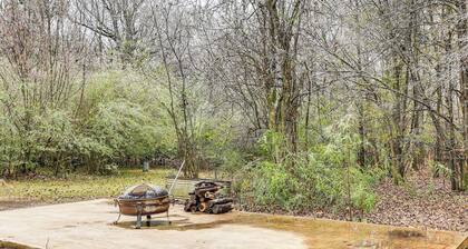 Hunters Hideaway in Hazen w/ Yard: Dogs Welcome!