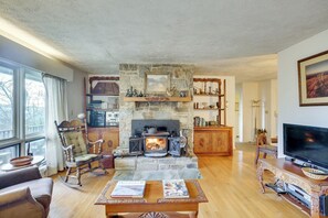 TV, fireplace, books - Ski, Hike & Unwind: Mtn-View Gem w/ Deck in Boone (Boone)