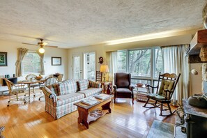 TV, fireplace, books - Ski, Hike & Unwind: Mtn-View Gem w/ Deck in Boone (Boone)