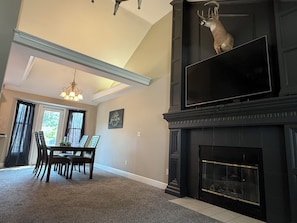 Interior - KC Retreat 3Br/2.5 Ba Near Airport and Downtown KC (Kansas City)