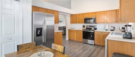 Fridge, microwave, stovetop, dishwasher