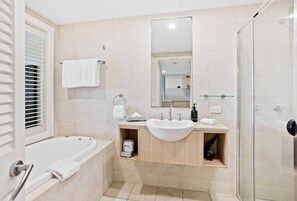 Savon, shampoing, papier toilette