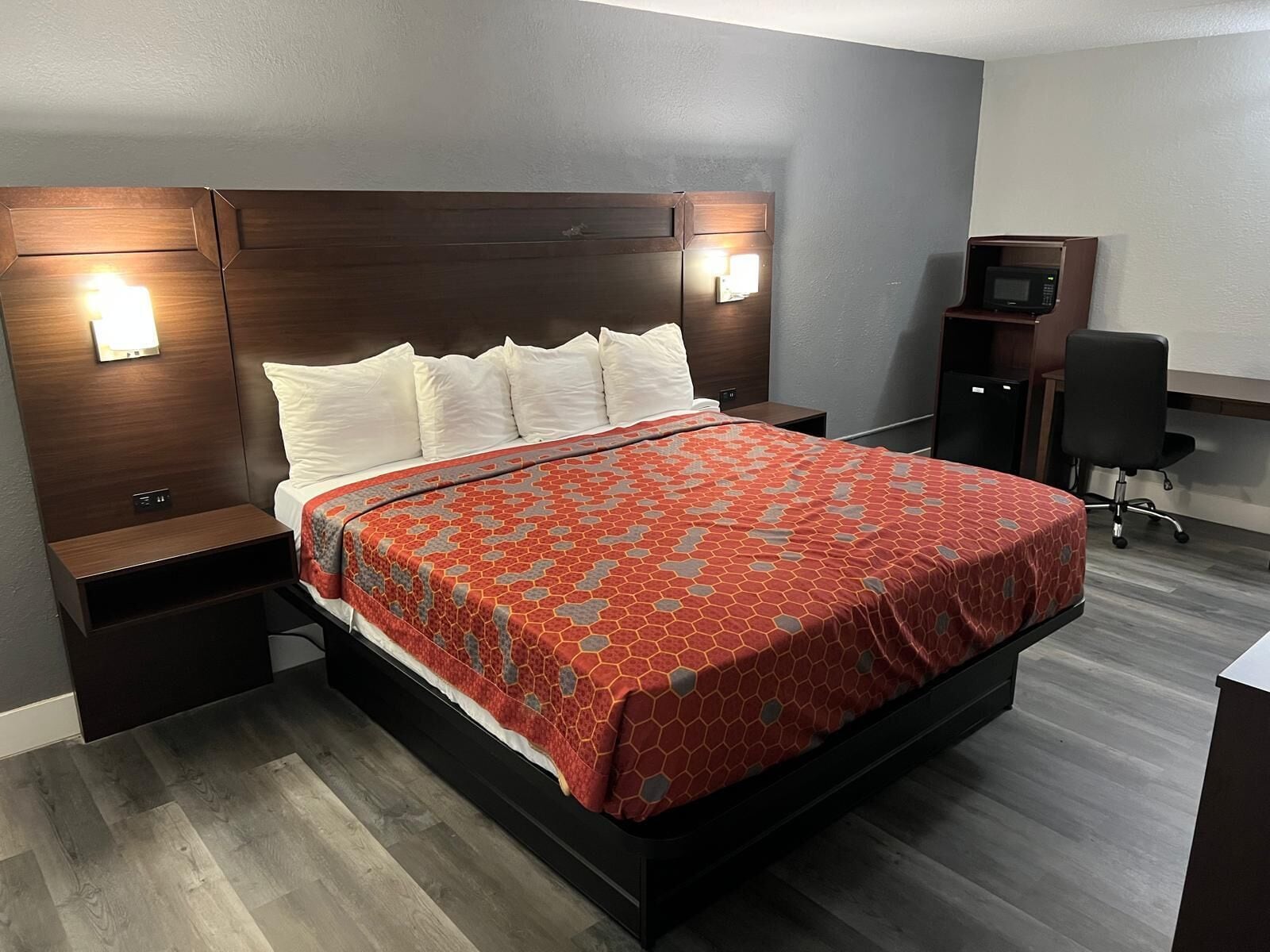 Desk, laptop workspace, free WiFi