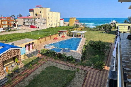 Vistas desde el alojamiento. RESORT SAIKAT SARANYA