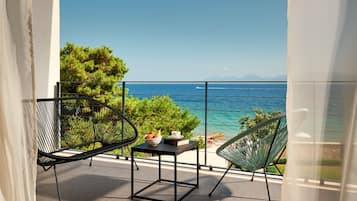 House (Four bedroom Vila with pool and hot t) | Balcony