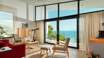 House (Four bedroom Vila with pool and hot t) | Living room