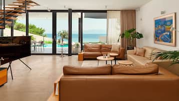 House (Four bedroom Vila with pool and hot t) | Living room