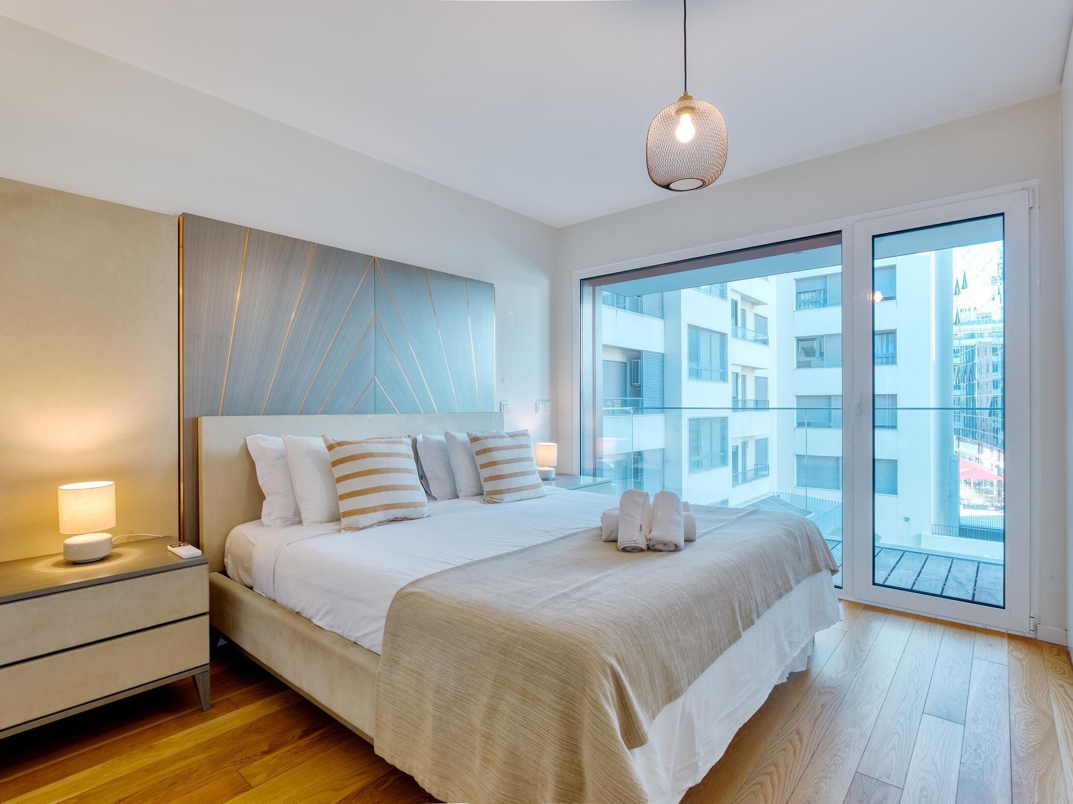 3 dormitorios, tabla de planchar con plancha, Internet y ropa de cama