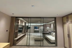 Suíte grand, 1 quarto, acesso ao Club Lounge, vista para a cidade | Roupas de cama de algodão egípcio, roupas de cama premium