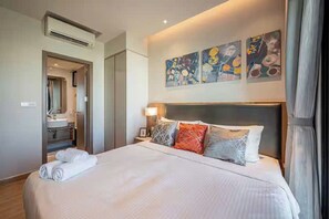 Phòng Suite Presidential, 2 phòng ngủ, quyền sử dụng Club Lounge, quang cảnh thành phố | Minibar với thức uống miễn phí, két bảo mật tại phòng