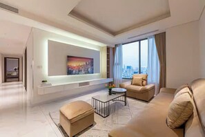 Phòng Suite dành cho gia đình, 3 phòng ngủ, quyền sử dụng Club Lounge, quang cảnh thành phố | Bộ trải giường bằng vải cotton Ai Cập, bộ đồ giường cao cấp