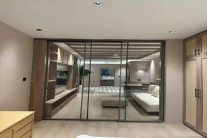 Suíte grand, 1 quarto, acesso ao Club Lounge, vista para a cidade | Roupas de cama de algodão egípcio, roupas de cama premium