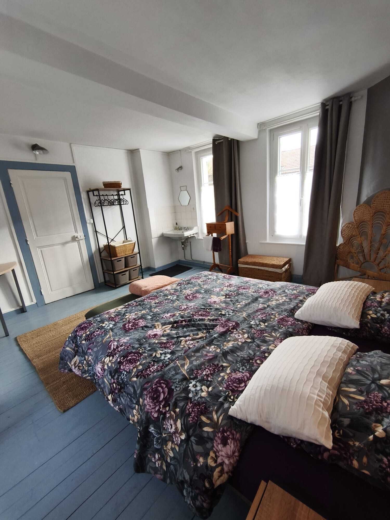 4 dormitorios, tabla de planchar con plancha, wifi y ropa de cama