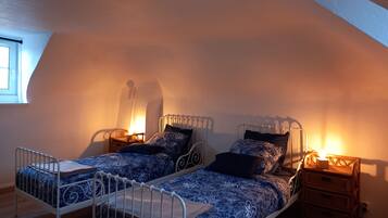 4 chambres, fer et planche Ă repasser, Wi-Fi, draps fournis