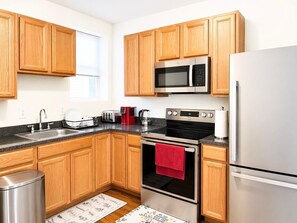 Fridge, microwave, oven, stovetop - Downtown - Entire Apartment - 2 Bedrooms, 2 Baths (Baltimore)