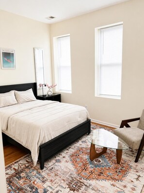 1 bedroom, iron/ironing board, free WiFi, bed sheets - Downtown - Entire Apartment - 2 Bedrooms, 2 Baths (Baltimore)