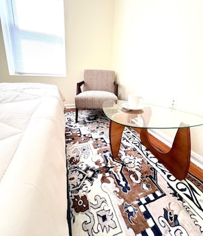 1 habitación, tabla de planchar con plancha, wifi gratis y ropa de cama 