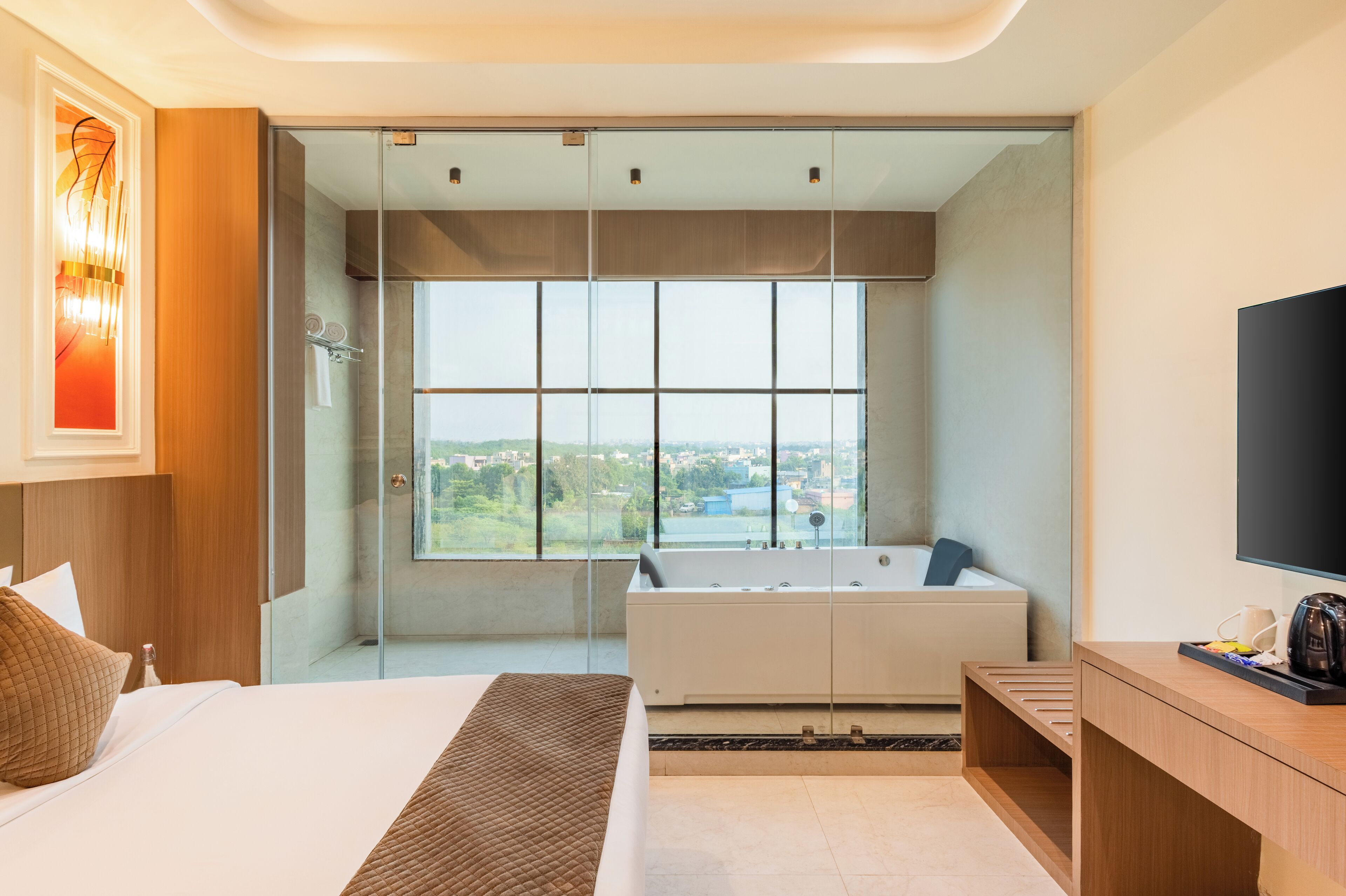 Royal Suite, City View | Desk, free WiFi