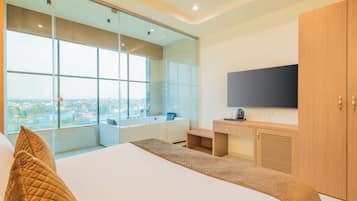 Suite Royal, vistas a la ciudad | Escritorio y wifi gratis