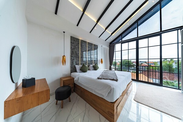 Executive Apartment, 3 Bedrooms, Pool View