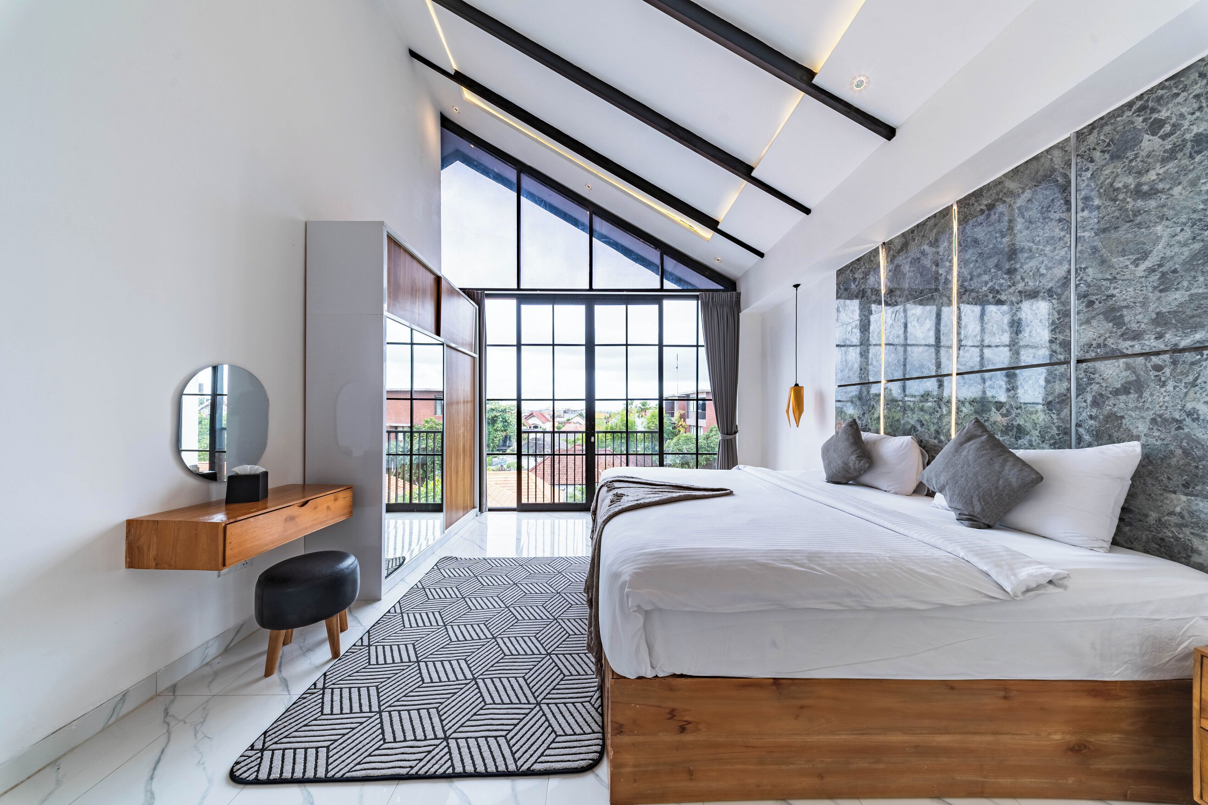 In-room safe, desk, laptop workspace, soundproofing