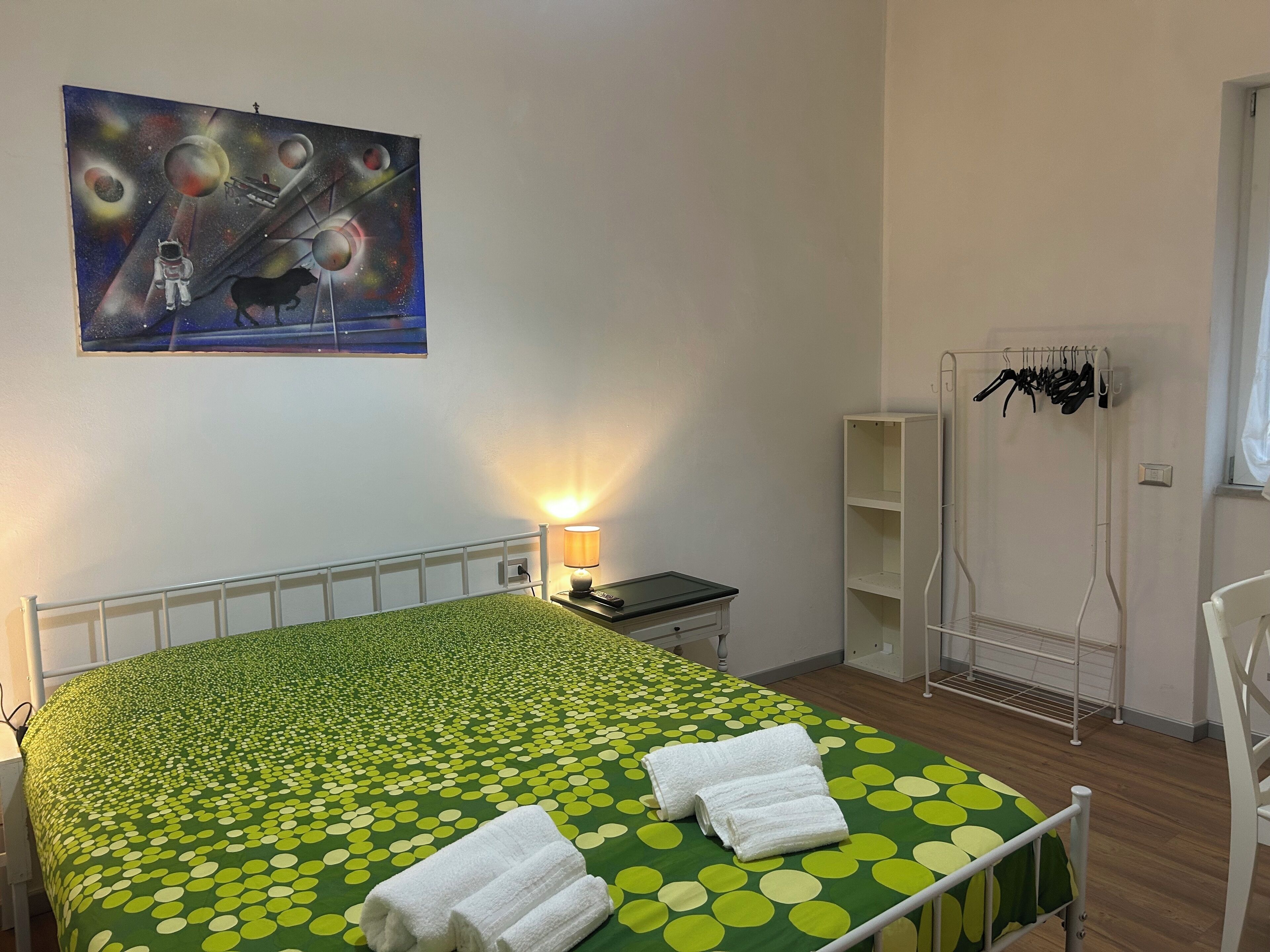 غرفة ديلوكس مزدوجة | مكتب ومساحة عمل للكمبيوتر المحمول وواي فاي مجانًا