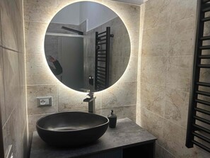 Habitación doble Royal | Escritorio, espacio para trabajar con laptop y wifi gratis