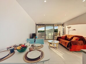 Dining - Le Golfe Vermeil by Interhome (Le Grau du Roi)