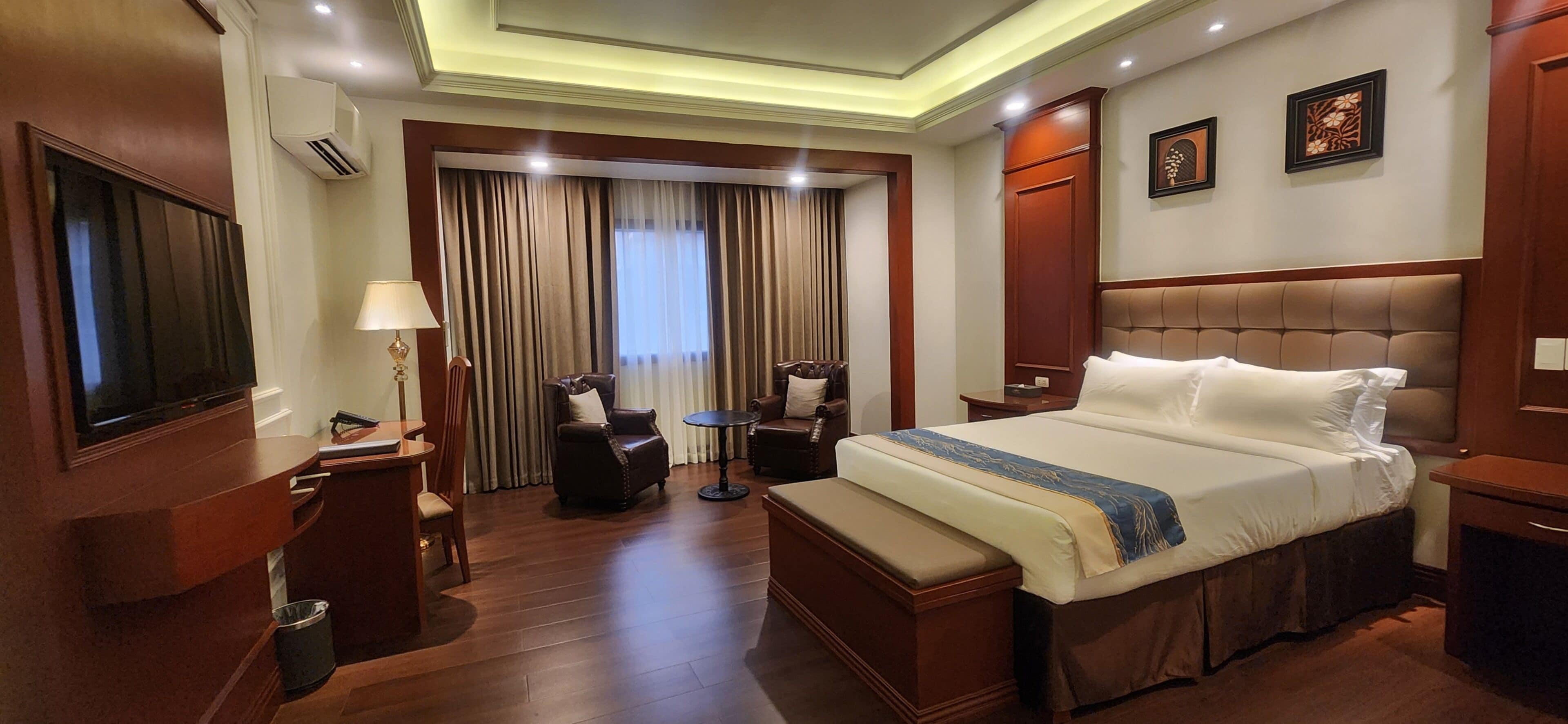 Deluxe kamer, uitzicht op stad | Geluiddichte muren, gratis wifi