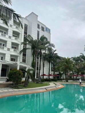 Exterior - Madison Crown Hotel (Angeles)