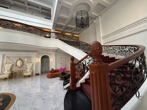 Interior - Madison Crown Hotel (Angeles City)