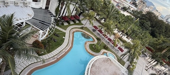 Madison Crown Hotel