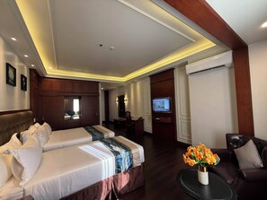 Triple Room | Soundproofing, free WiFi - Madison Crown Hotel (Angeles)