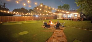 Property grounds - Direct Backdoor Access to AT&T Stadium Retreat with 9-Putting Green and Fire Pit (Arlington)