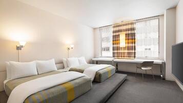 Tabla de planchar con plancha, wifi gratis, ropa de cama