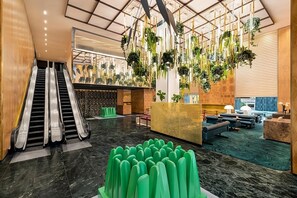 Lobby - Pet Friendly & Best Value Stay In Premium Suite (Los Angeles)