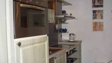 Kühlschrank, Ofen, Herdplatte, Geschirrspüler