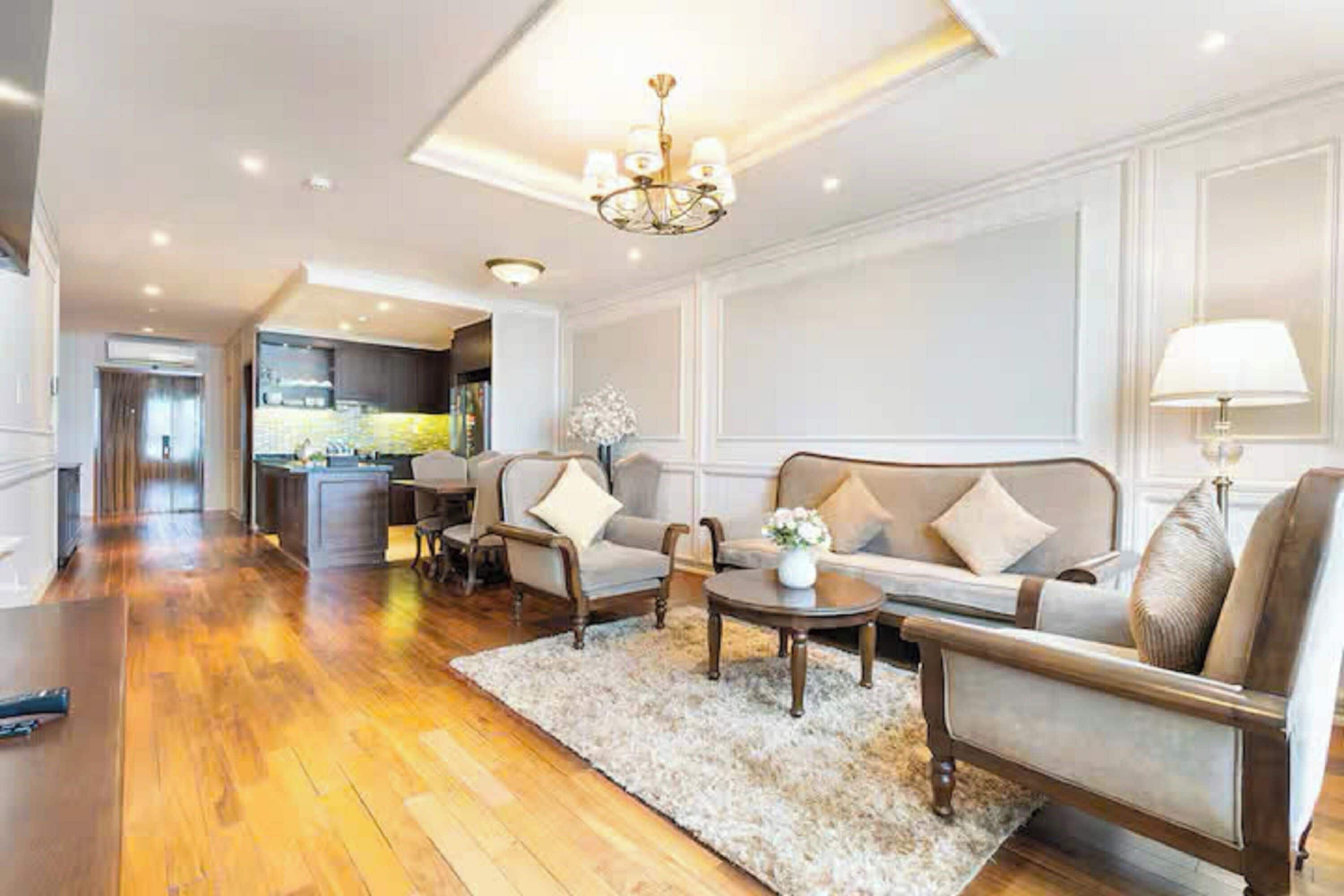 Grand Suite, 1 Bedroom, Club Lounge Access, City View | Egyptian cotton sheets, premium bedding, down comforters