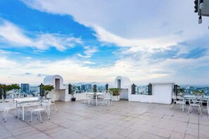 Rooftop terrace - Zenith Luxstay Pavillon Le'man Residence (Xuan Hoa)