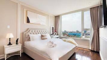 Presidential Suite, 2 Bedrooms, Club lounge access, City View | Egyptian cotton sheets, premium bedding, down duvets, memory-foam beds