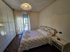 Travel cot, free WiFi - Lovely apartment for 3 people with WIFI and TV (Lucca)