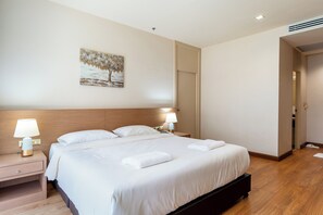Chambre Double Standard, balcon | Lits pliants/supplémentaires, Wi-Fi gratuit, draps fournis