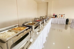 Free daily buffet breakfast - Mahachai Grand View (Nakhon Si Thammarat)