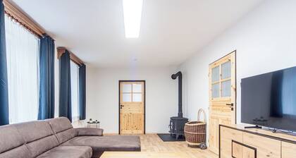 Stunning private villa for 6 guests with WIFI, TV, patio, pets allowed and panoramic view